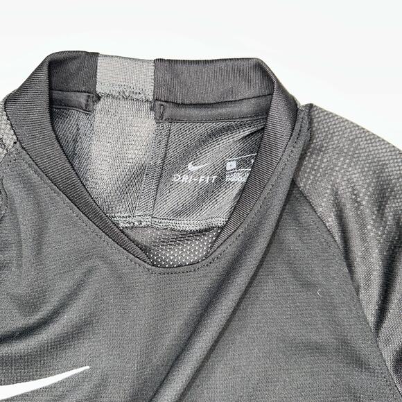 Nike Youth Small Black Dri-FIT Short Sleeve Athletic Shirt NWT Boys Girls Kids - Picture 3 of 5